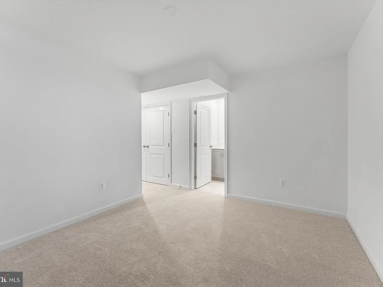 505 Fontana Cir — Photo 29