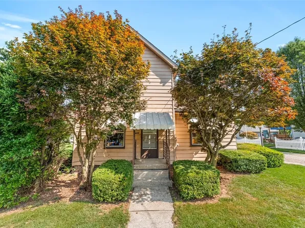 425 S Walnut St, Sharpsville, PA 16150