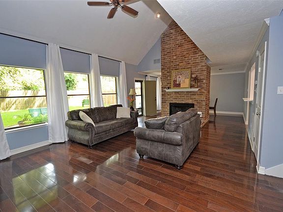4th image of 3427 Riverwood Park Dr