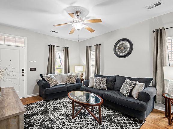 5th image of 513 Finnegan Ln