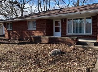 2203 Campbell Dr, Champaign, IL 61821