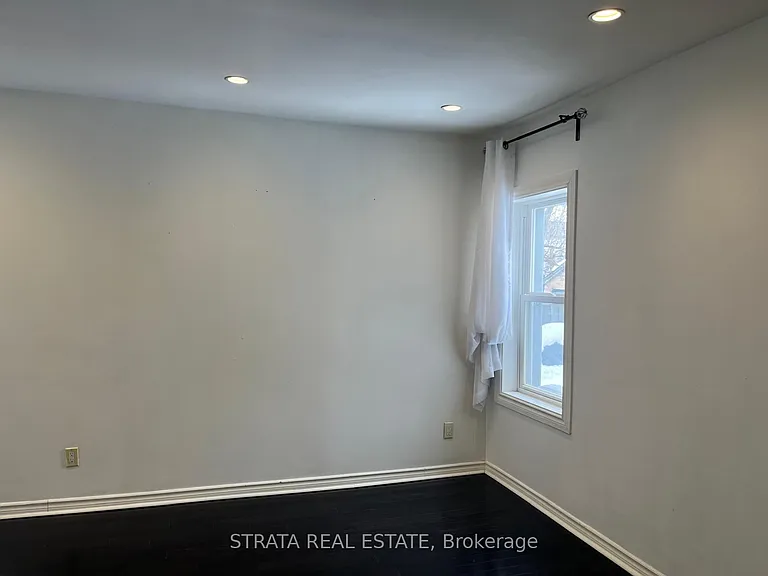 220 Holborne Ave #MAIN — Photo 17