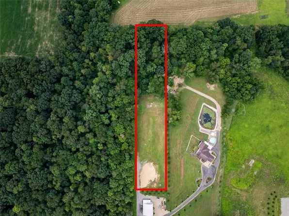 127 Britt Ln, Butler, PA 16002