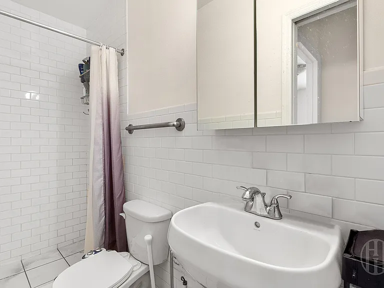 523 3rd Ave #1 — Photo 9