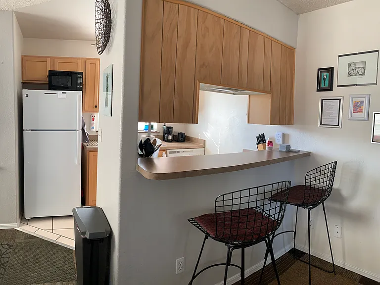 1600 Hawthorne St #B — Photo 2