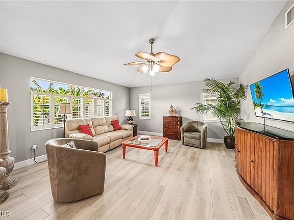 3rd image of 2131 SW 44th Ter