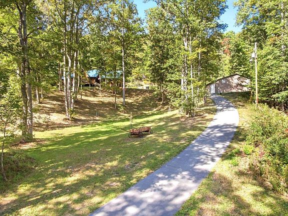 3rd image of 5797 Dry Fork Rd