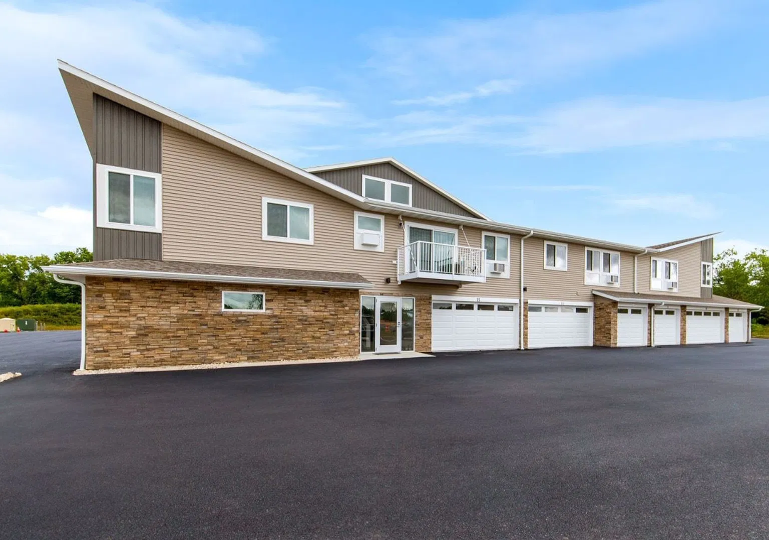 The Oaks- 352 Deschane Ave Crivitz WI — Photo 2
