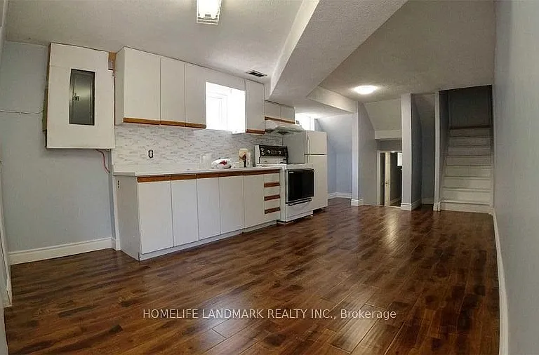 60 Mentor Blvd — Photo 2