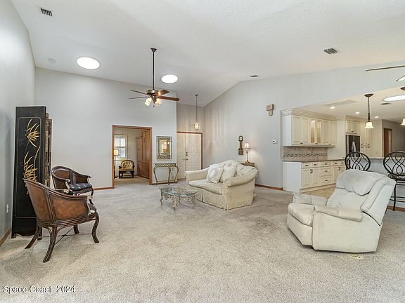 5th image of 1624 Pioneer Dr