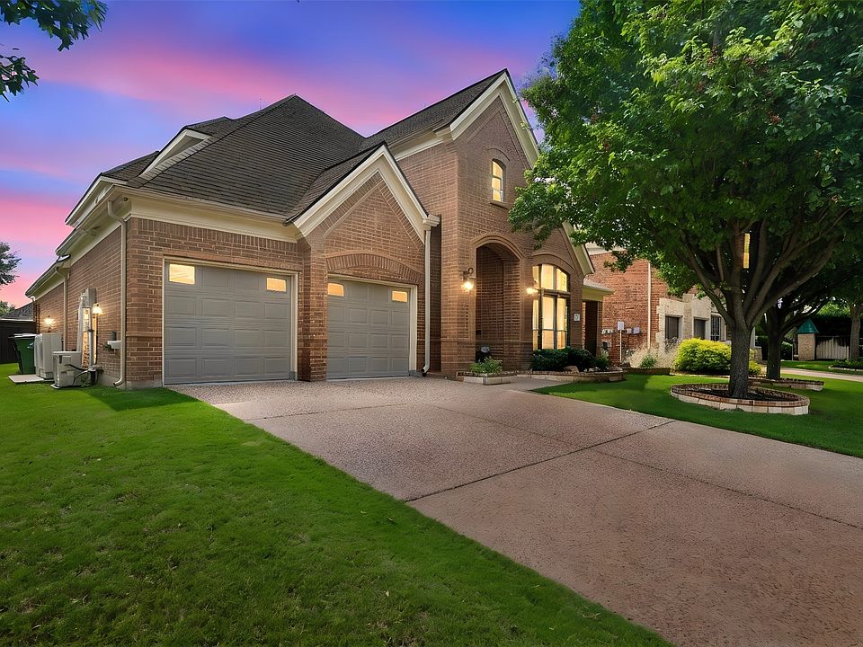 1st image of 830 Woodview Dr