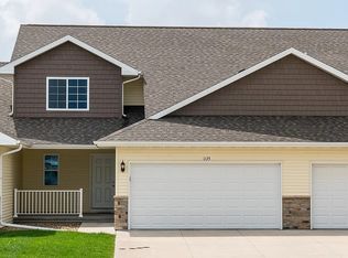 1135 Honey Creek Way NE #1, Cedar Rapids, IA 52402