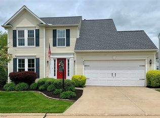 833 Hunter Ridge Dr, Streetsboro, OH 44241