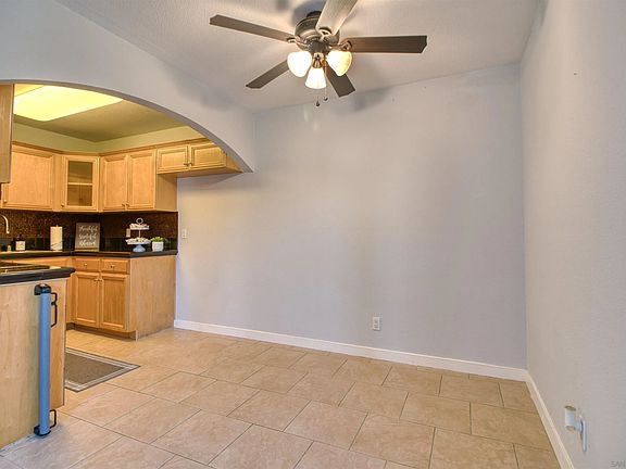 4th image of 3215 44th St Unit 19