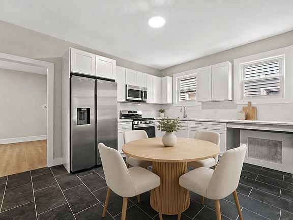 3rd image of 28 Riverside Pl Floor 1
