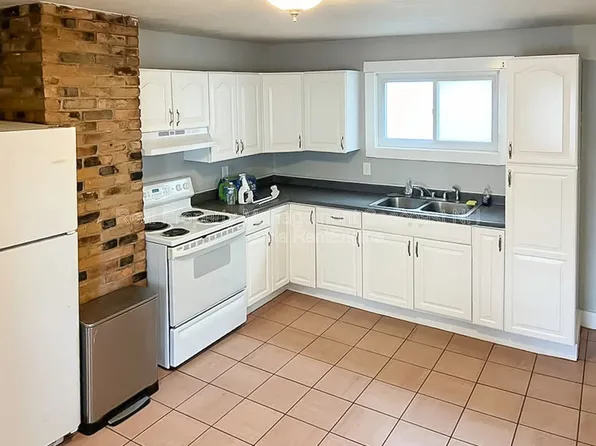 53 3rd St #53A, Dover, NH 03820