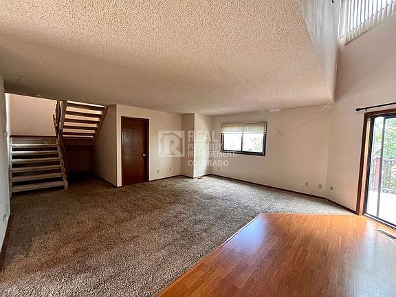 5th image of 826 Pebblewood Dr