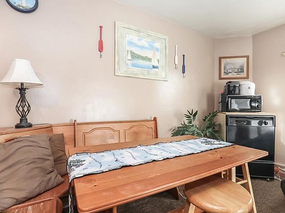 5th image of 249 Bell Ave