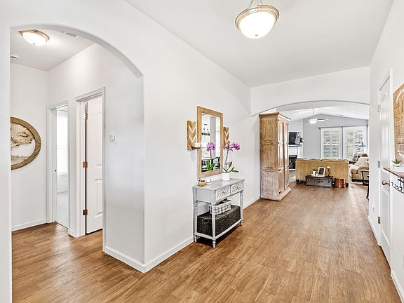 4th image of 112 Fox Farm Way