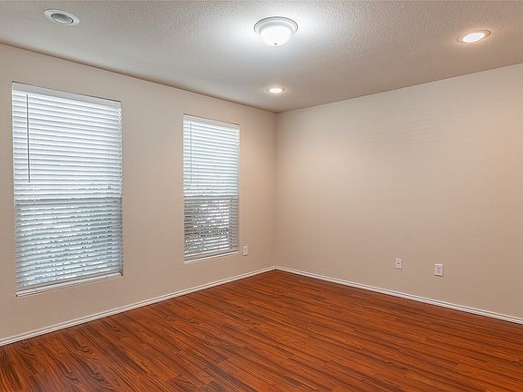 5th image of 472 Grant Ln