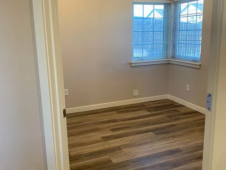 1140 SW 27th St #102 — Photo 12