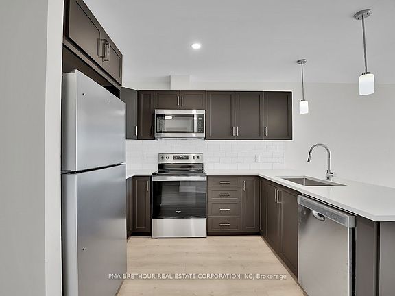 5th image of 830 Saint John St
