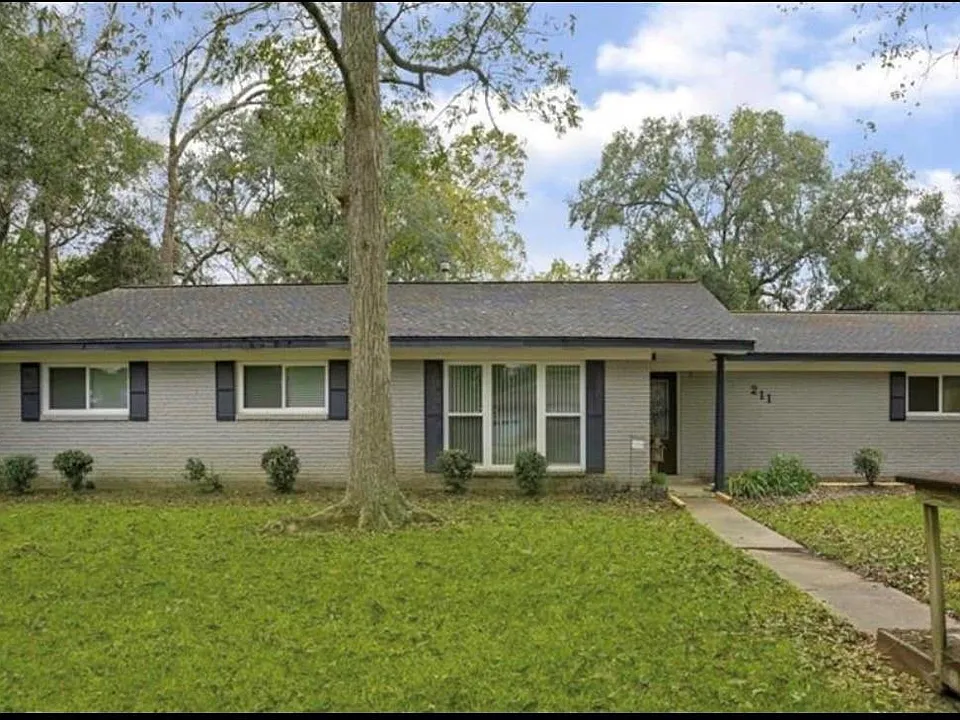 211 Van Winkle St