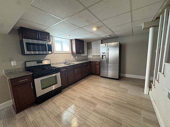 2nd image of 628 Ingleside Ave #1