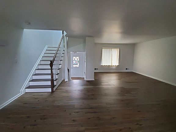 All new paint, flooring