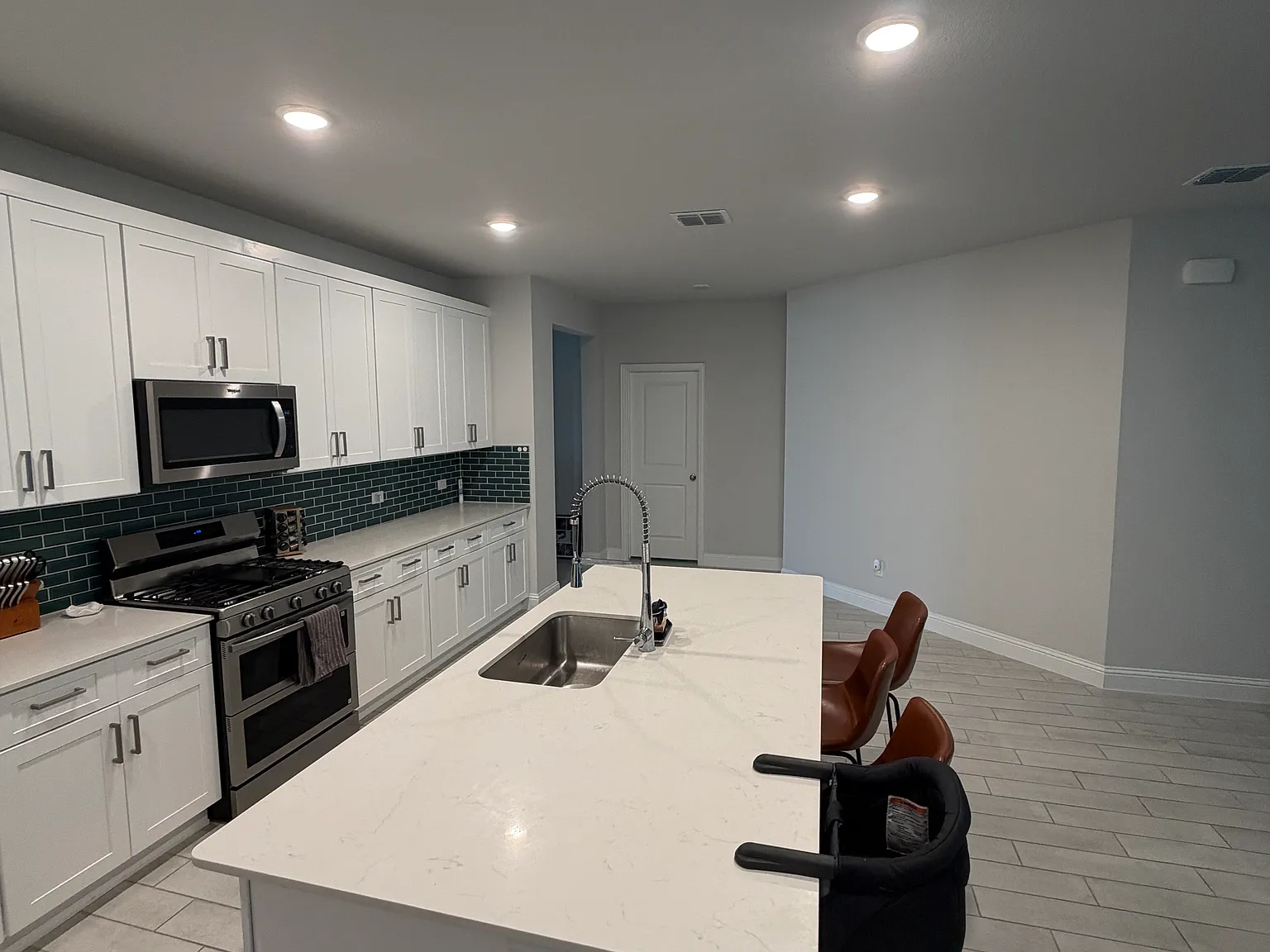 4 bed, 2.5 bath, 2157 sqft, $2,950 — Photo 4
