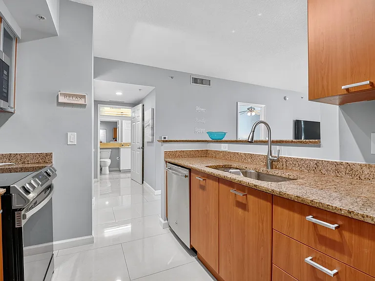 625 Casa Loma Blvd #306 — Photo 10