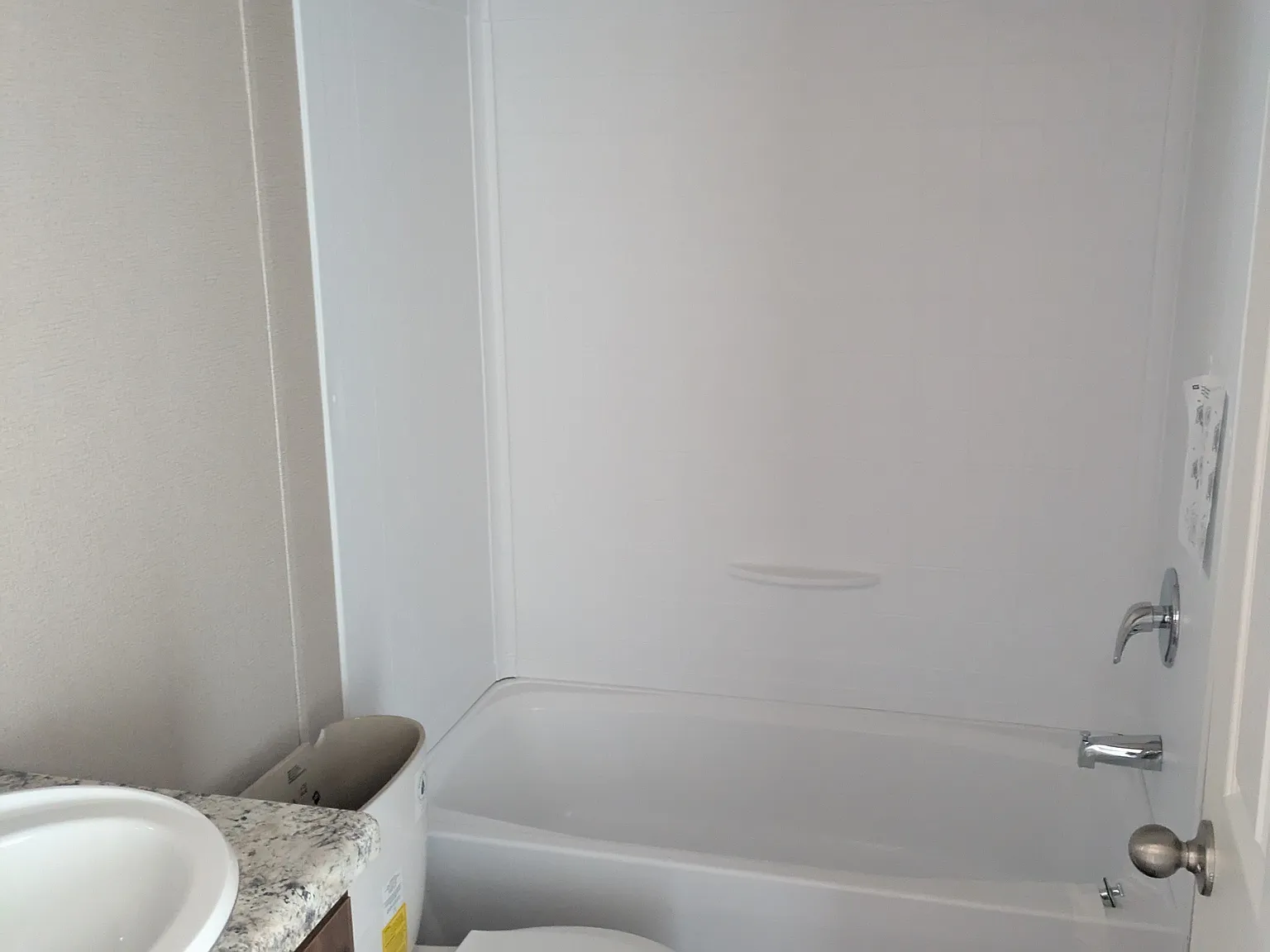 3 bed, 1200 sqft, $1,100 — Photo 4