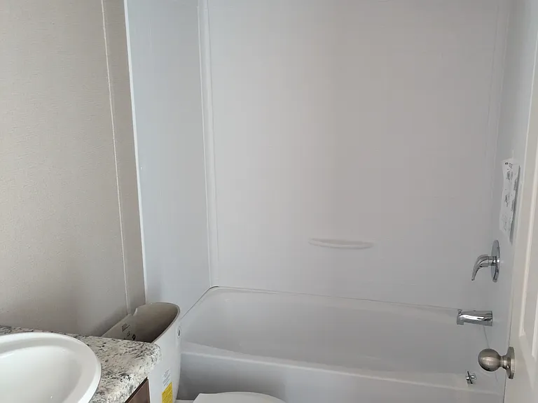 402 E Hector Ave #10 — Photo 8