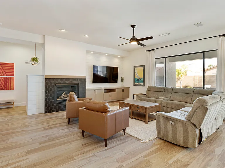 442 W Carob Dr — Photo 42