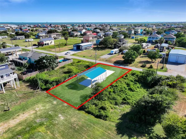 976 E Verdia Dr, Crystal Beach, TX 77650
