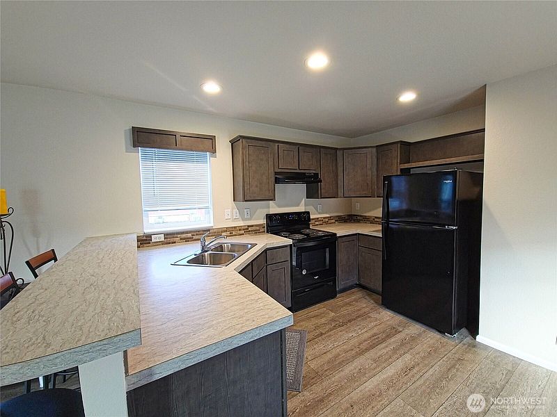 4th image of 1303 30th Street #21