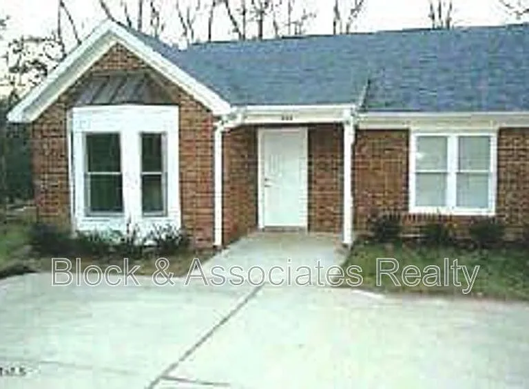 404 Creekway Dr — Photo 1