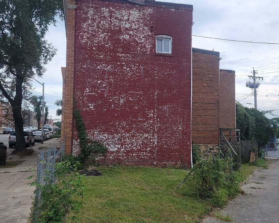 2nd image of 482 Brunswick St