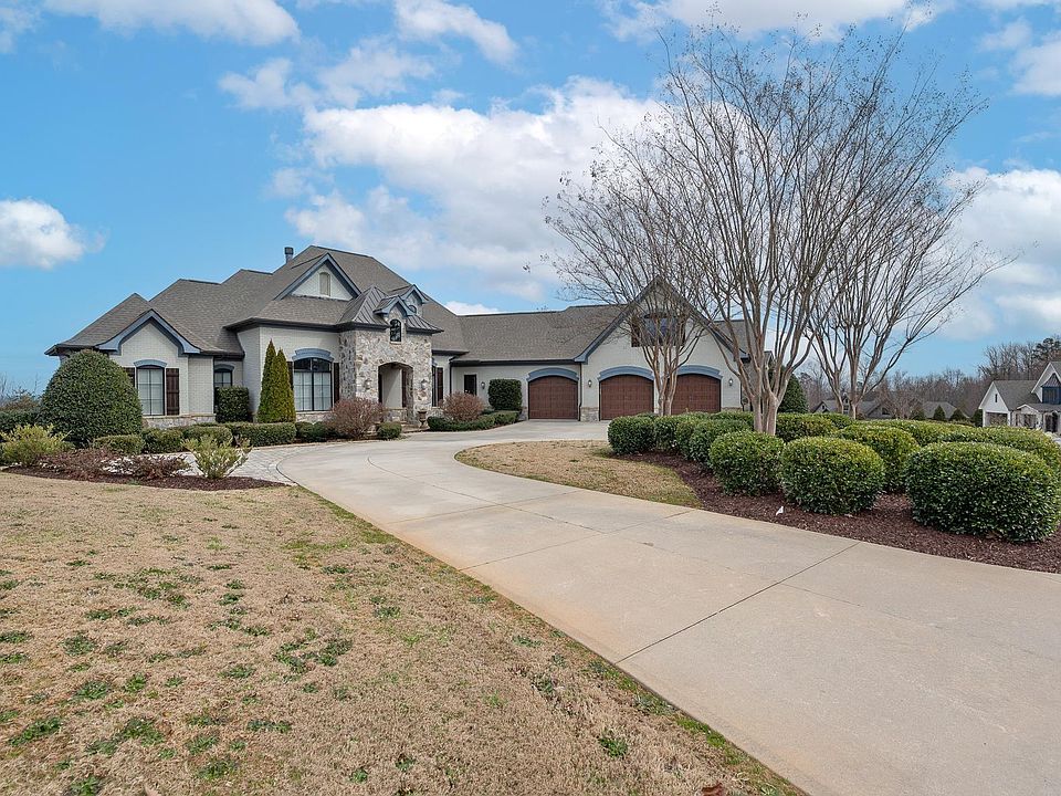 1st image of 15 Promenade Dr