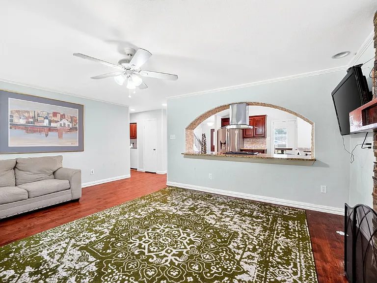 310 Overland Dr — Photo 7