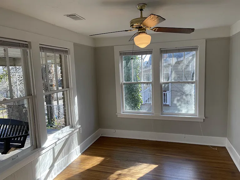 322 Rose St — Photo 5