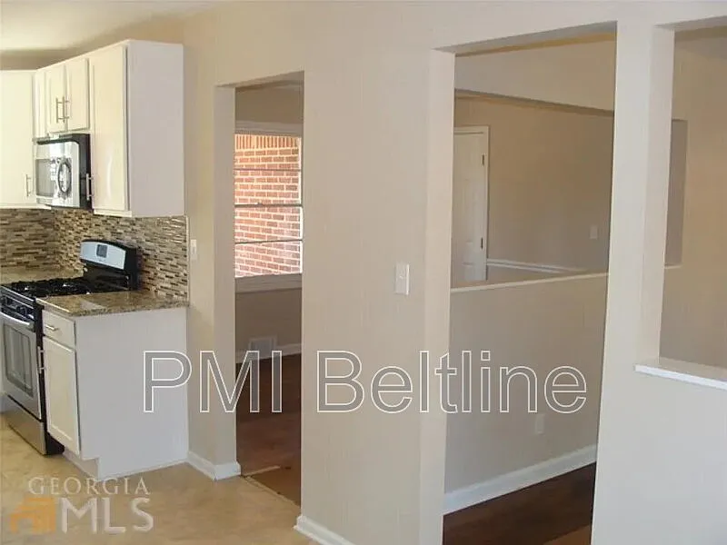 3 bed, 2.0 bath, 1428 sqft, $1,695 — Photo 3