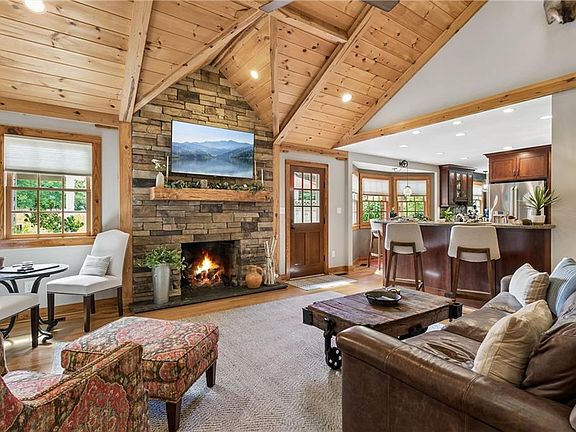 2nd image of 125 River Point Dr