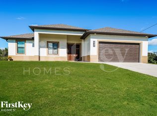 2502 21st St SW, Lehigh Acres, FL 33976