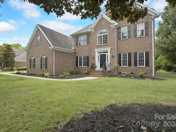 1706 Crestgate Dr, Waxhaw, NC 28173