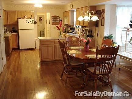 SUPER KITCHEN AND BREAKFAST AREA.
						:
						Kitchen and Breakfast Room combined are over 24X13. Imagine the possibilities.