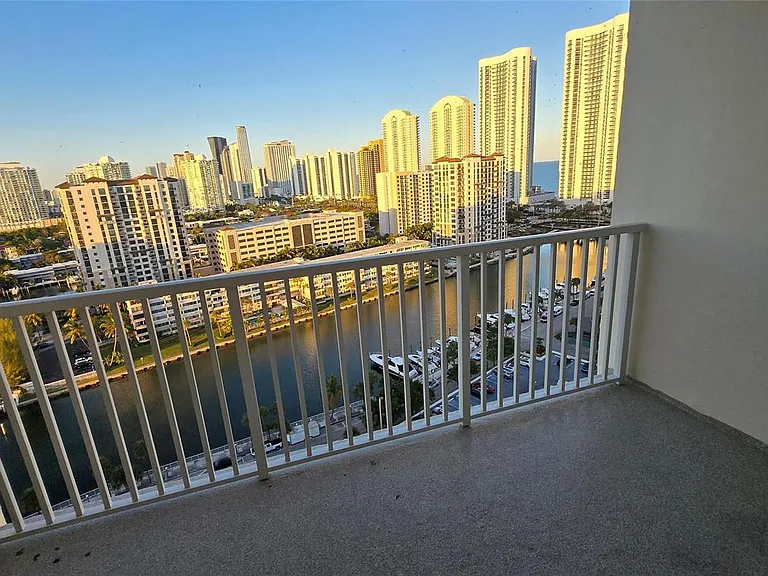 300 Bayview Dr #1911 — Photo 14