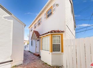 354 1/2 S Benton Way, Los Angeles, CA 90057