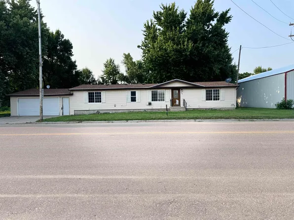 706 W 3rd St, Madison, NE 68748