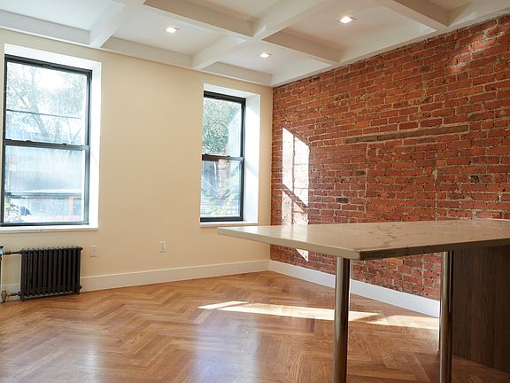 3rd image of 921 Washington Ave #162